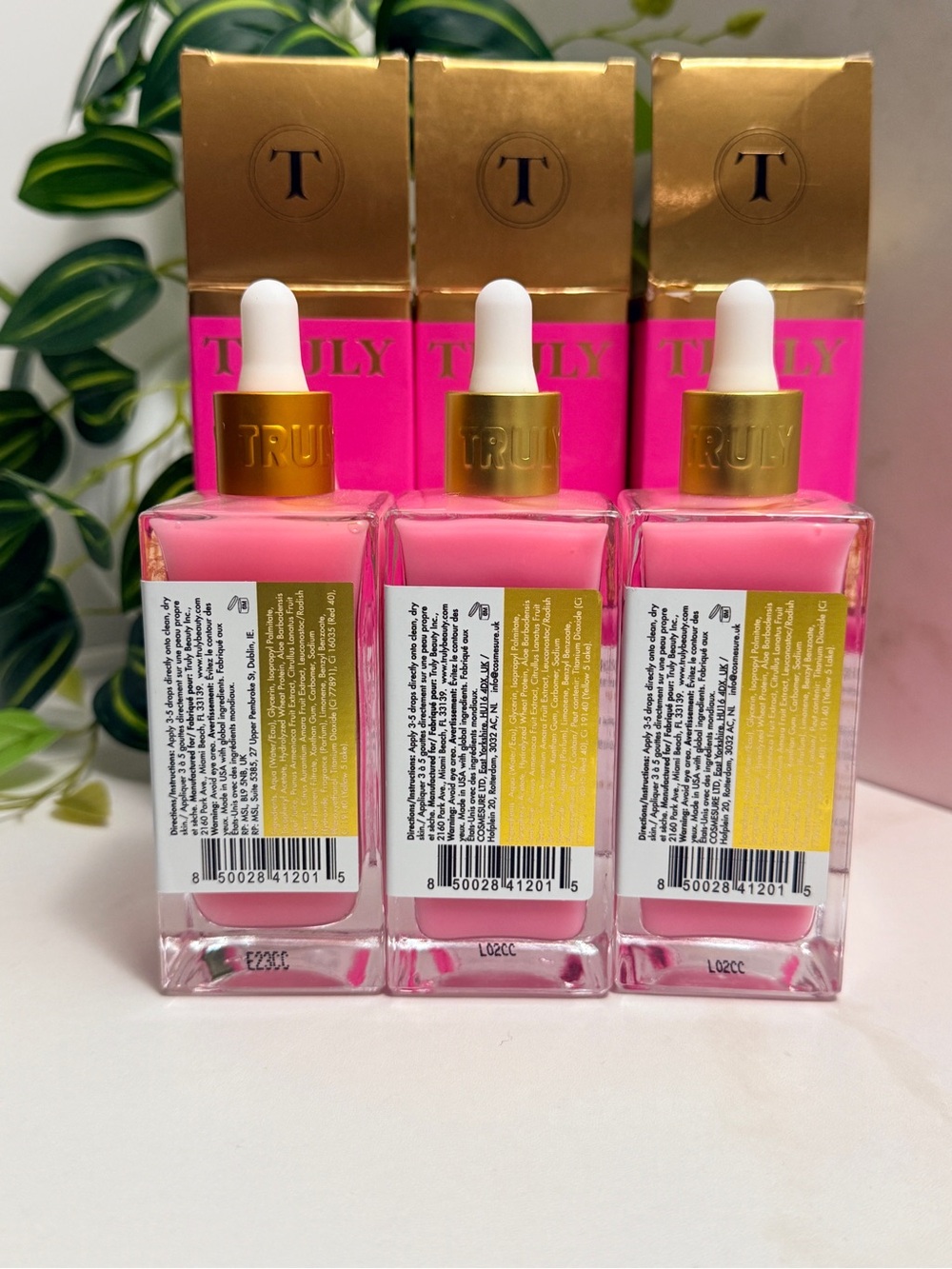 TRULY Buns of Glowry Tightening Body Serum (x3) - Picture 3 of 7